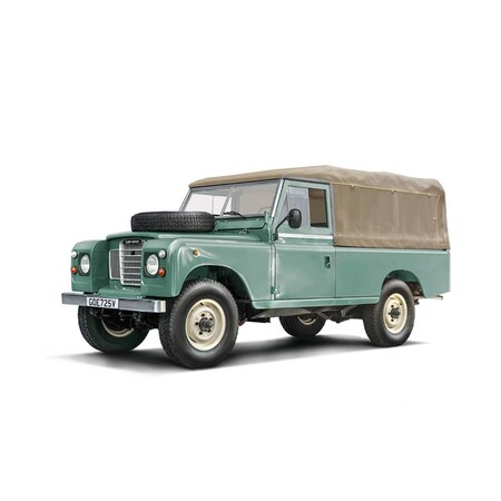 Italeri Skill 3 Land Rover 109 LWB 1-24 Scale Model Kit 3665